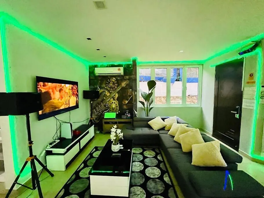 Holiday Villa - 2 Mins To Beach, Ktv, Private Pool, Free E-Scooter X 2 !!! Tanjung Bungah  Holiday home
